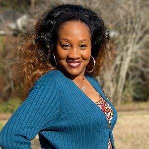 Meet your Posher, Angela